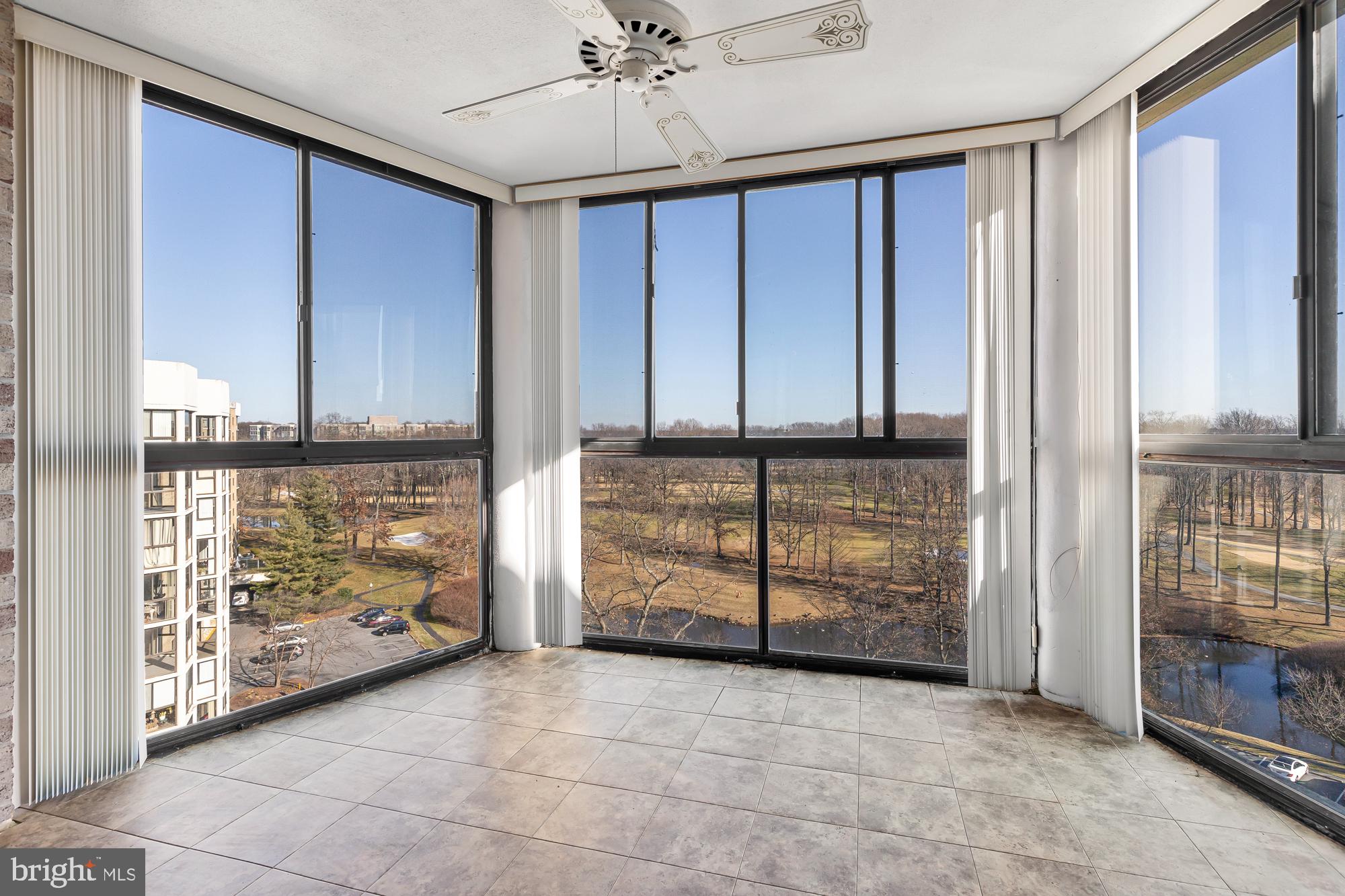 15101 Interlachen DRIVE Unit: 1-1015