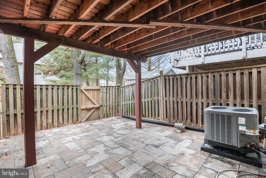 4303 Leatherwood Ter