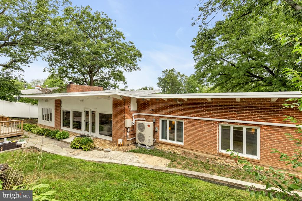 1907 FOREST DALE DRIVE