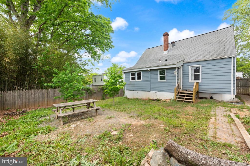 5423 Tilden Rd