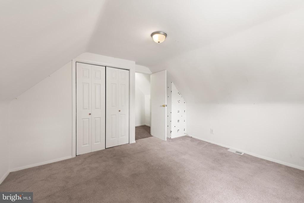 5423 Tilden Rd