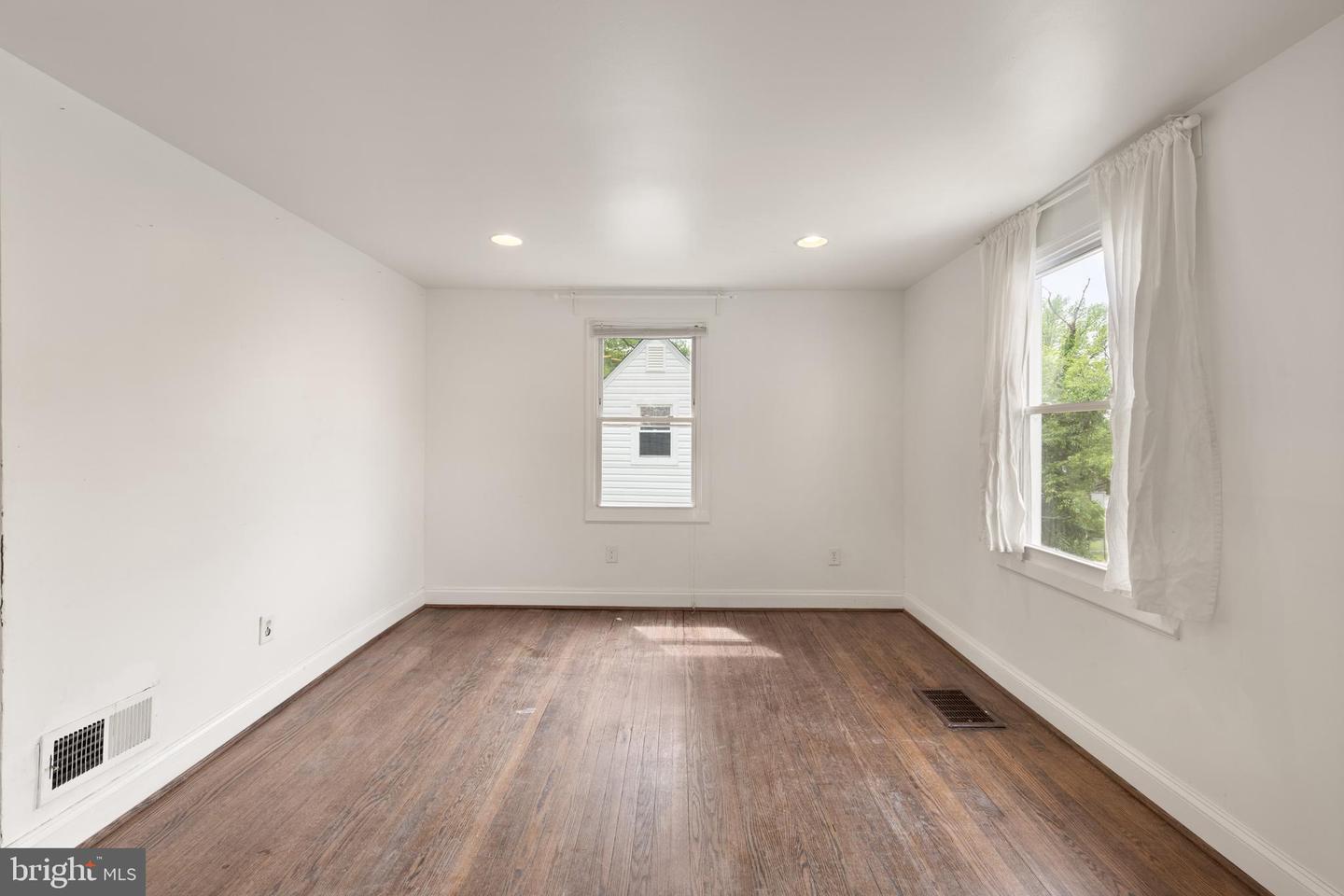 5423 Tilden Rd