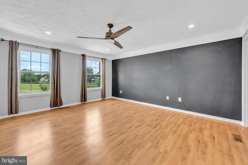 1006 WINGED FOOT DRIVE