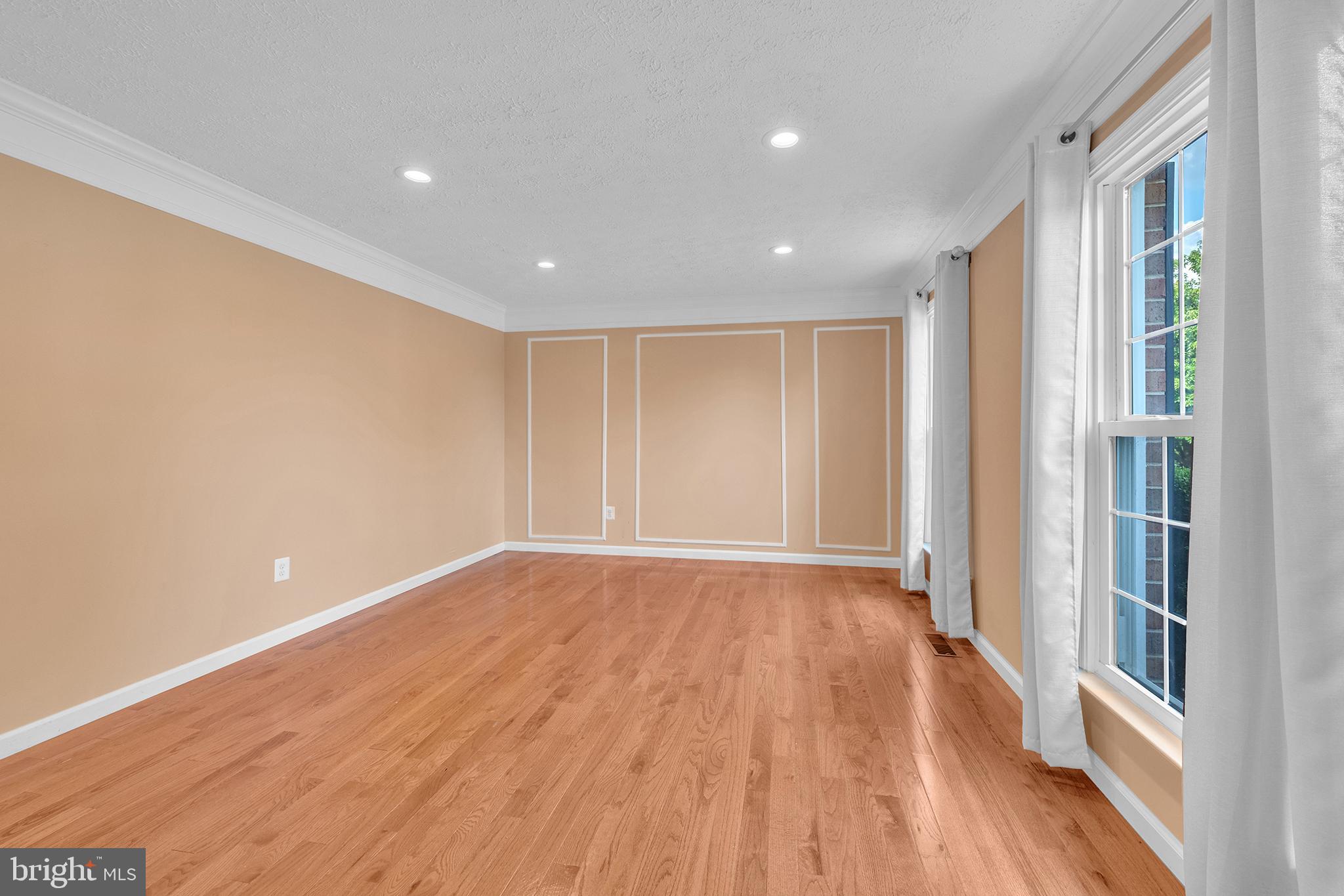 1006 WINGED FOOT DRIVE