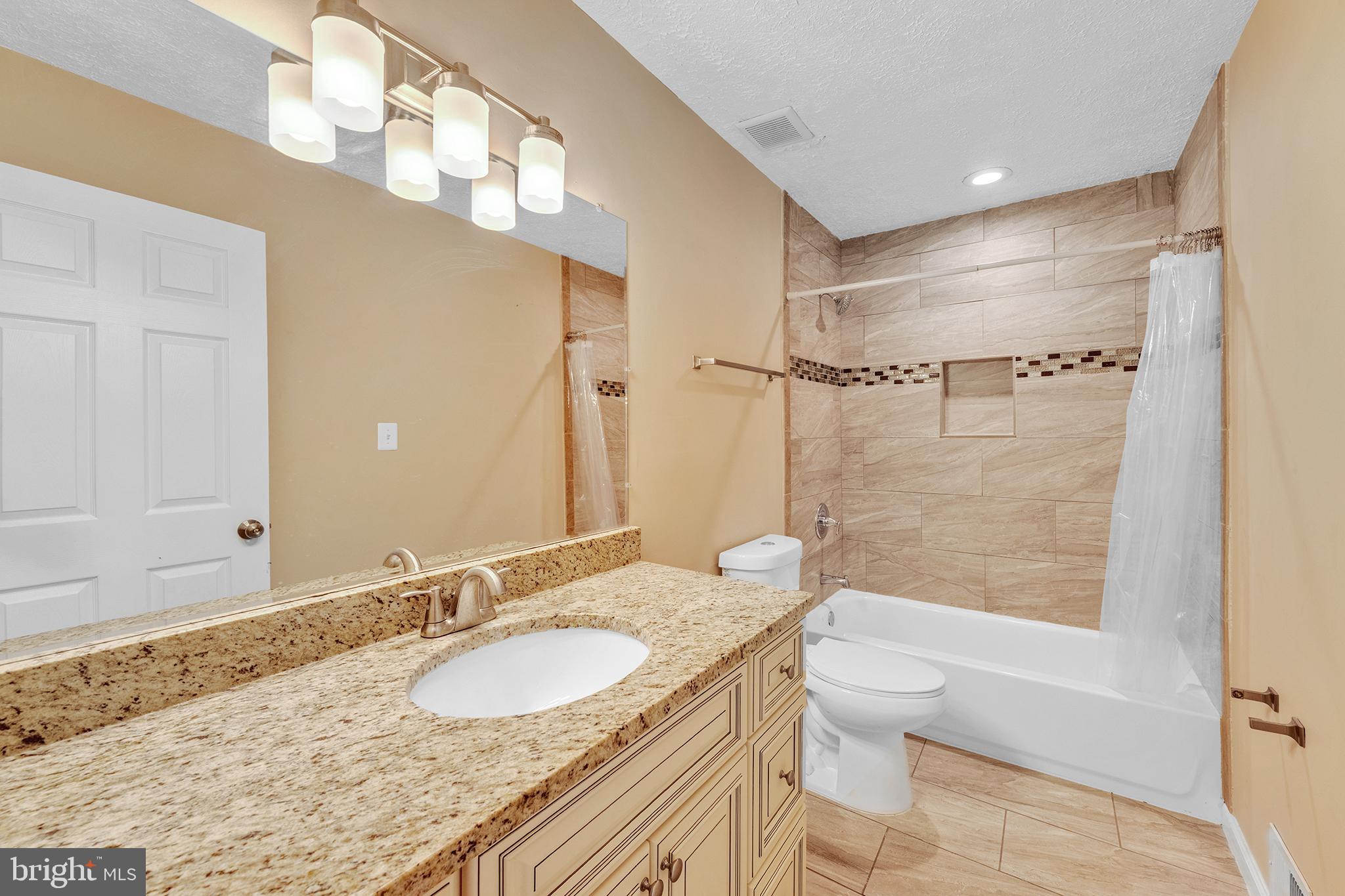 1006 WINGED FOOT DRIVE