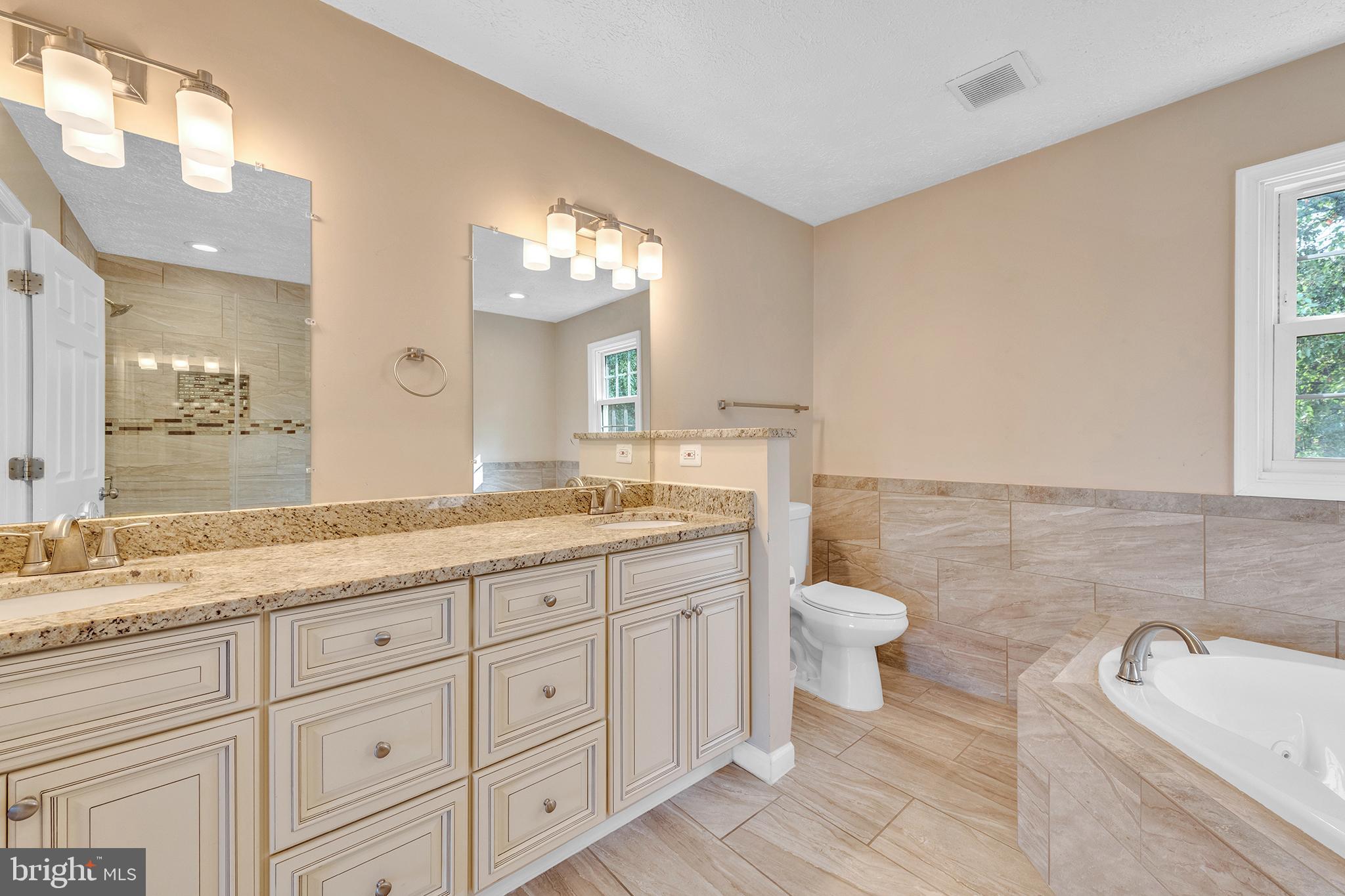1006 WINGED FOOT DRIVE