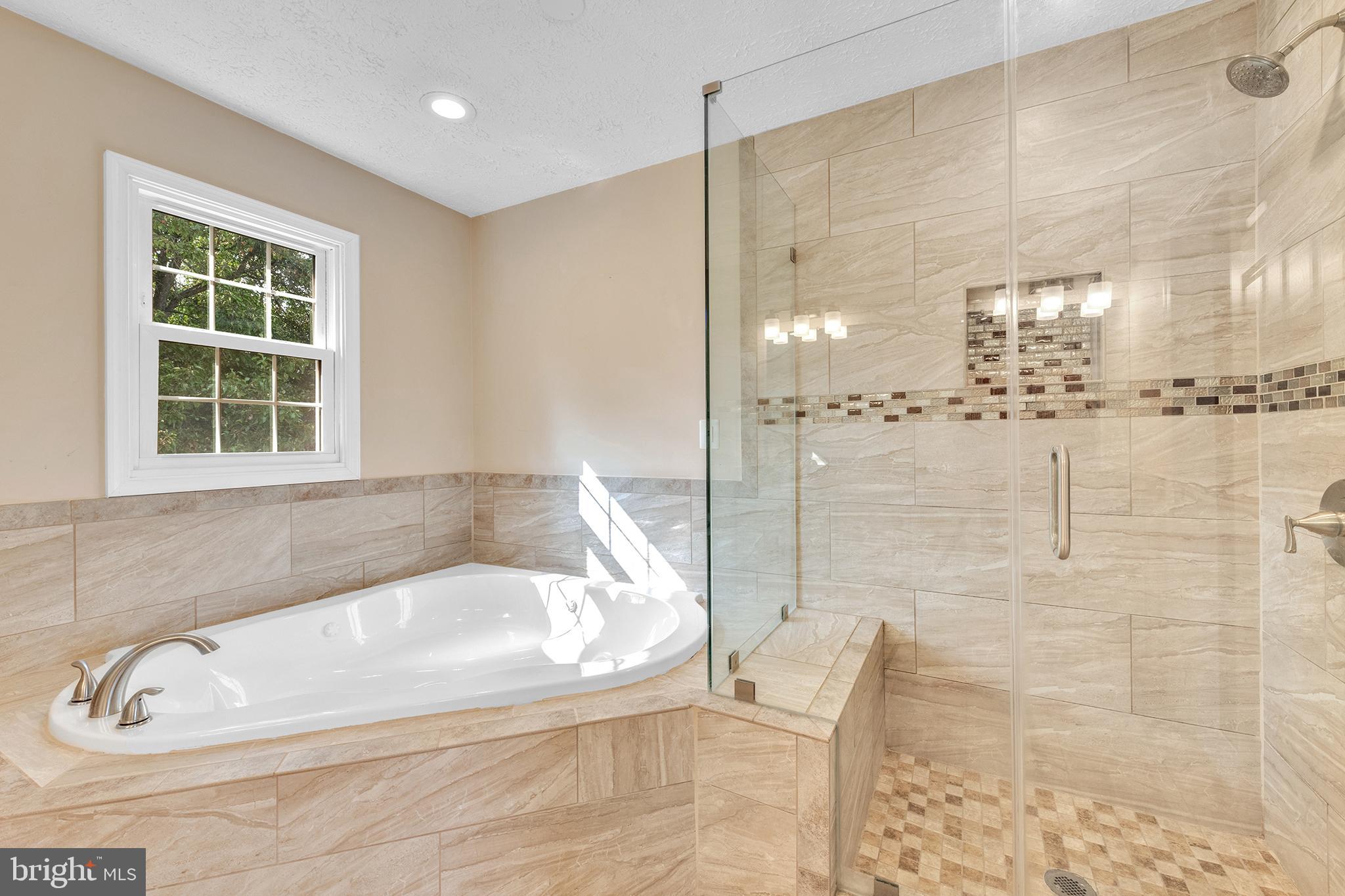 1006 WINGED FOOT DRIVE