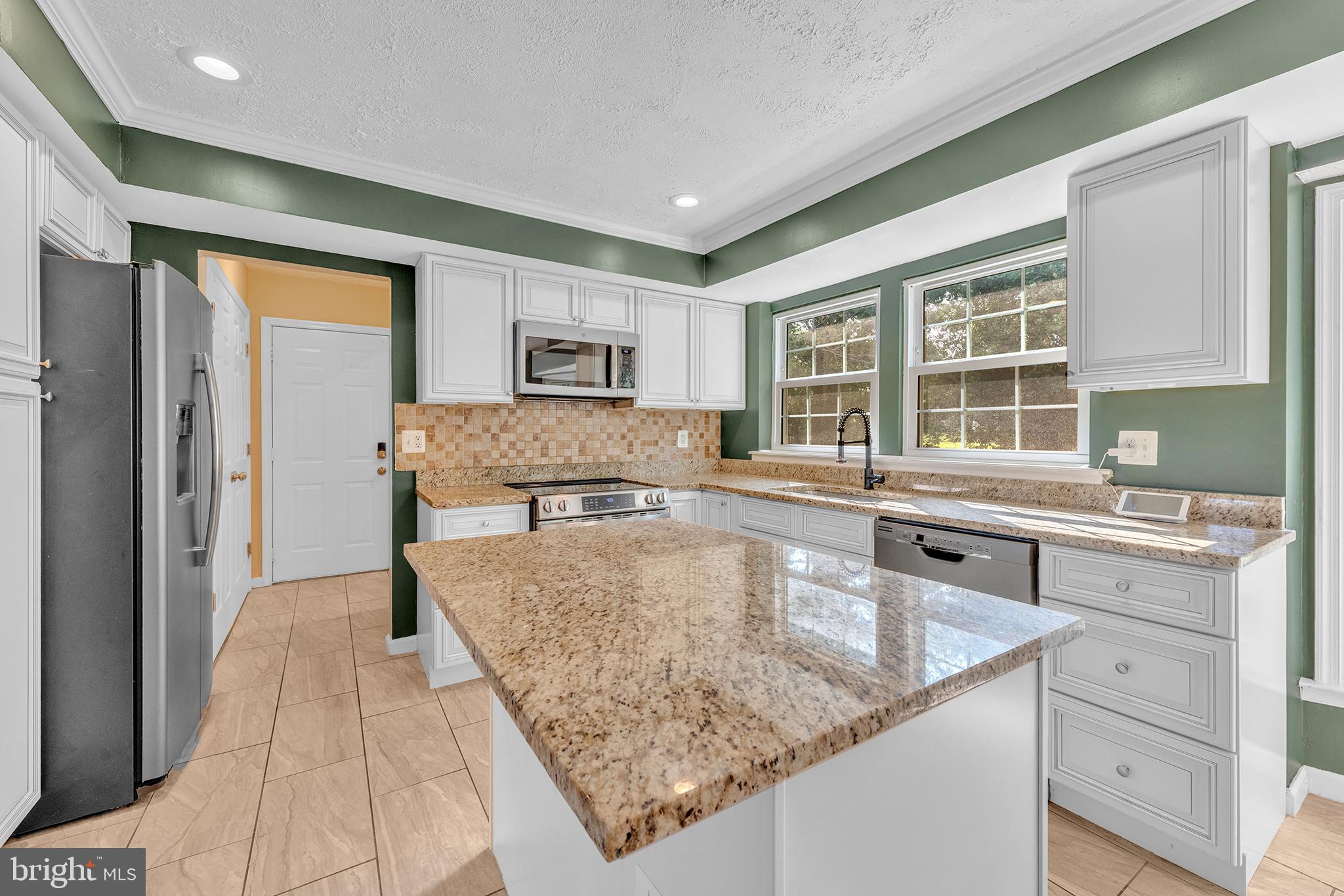 1006 WINGED FOOT DRIVE
