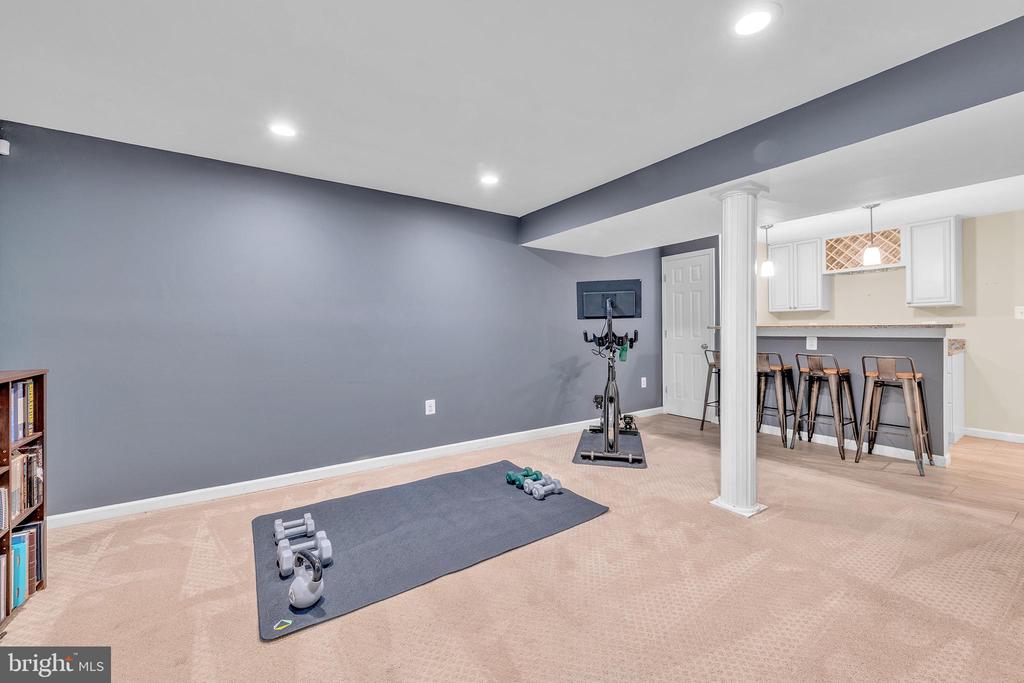 1006 WINGED FOOT DRIVE