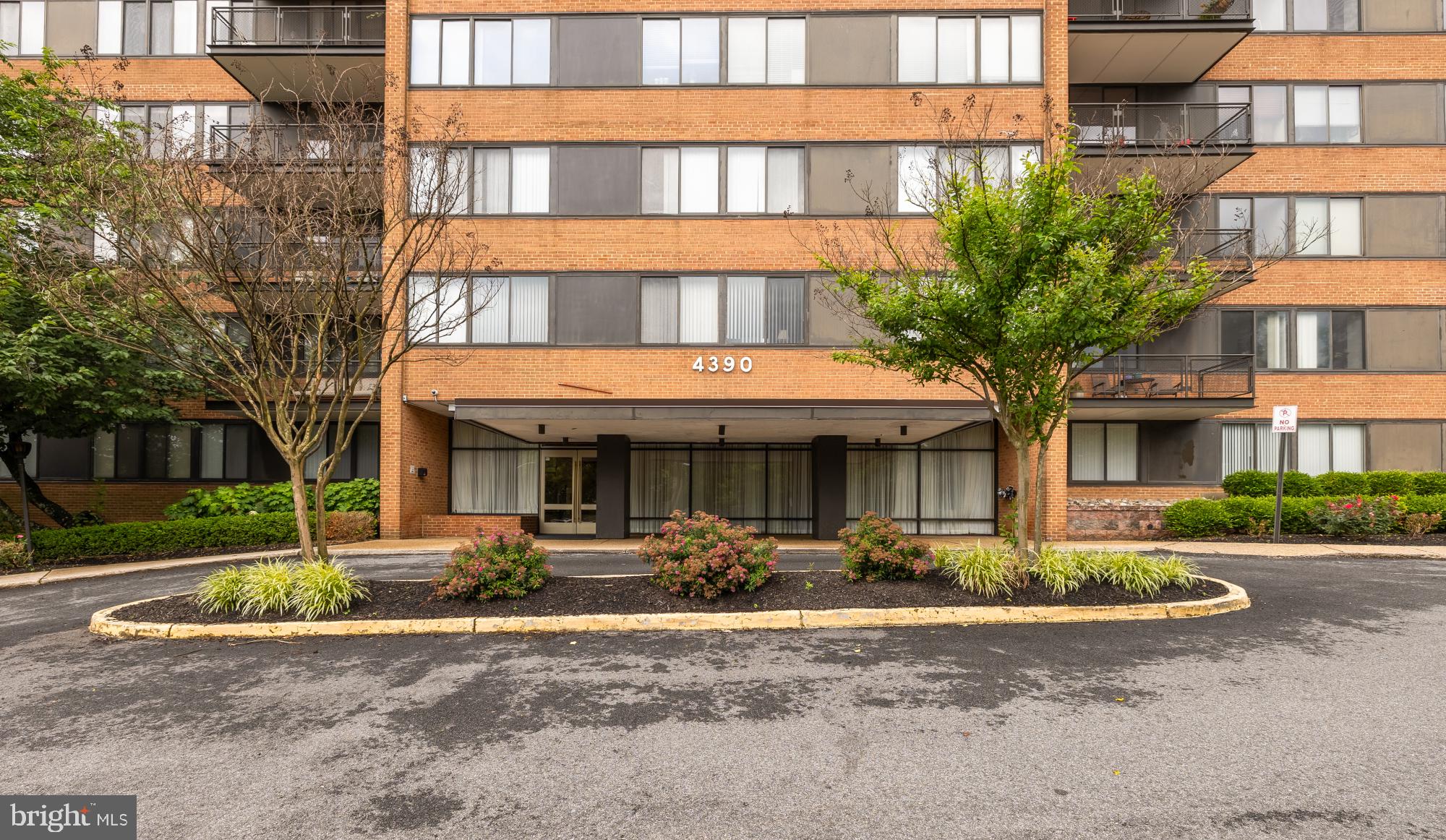 4390 Lorcom Ln #503
