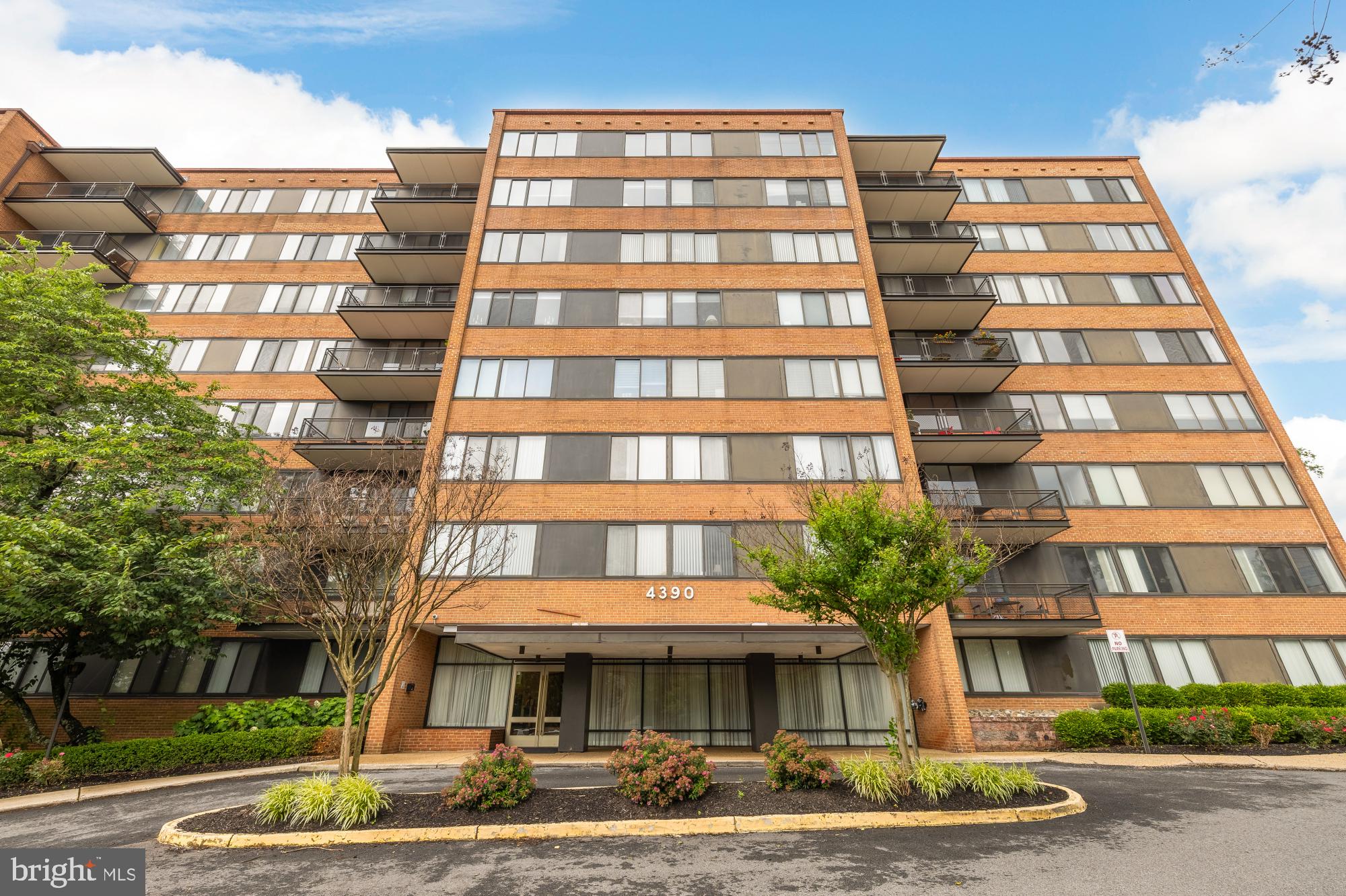 4390 Lorcom Ln #503