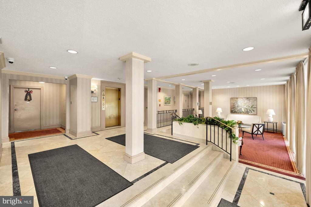 4390 LORCOM LANE 503