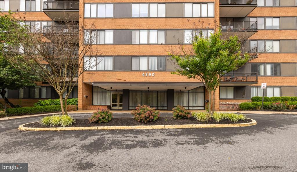 4390 LORCOM LANE 503