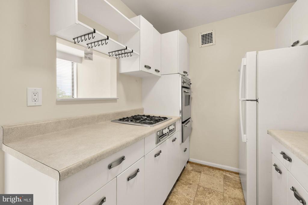 4390 LORCOM LANE 503
