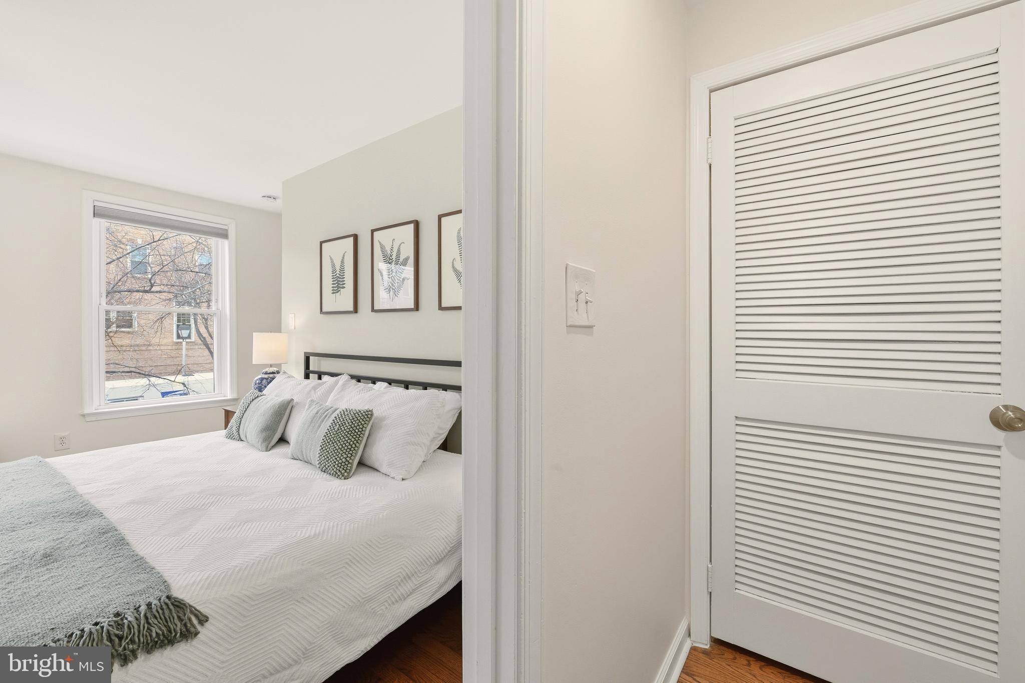 1035 N STAFFORD STREET