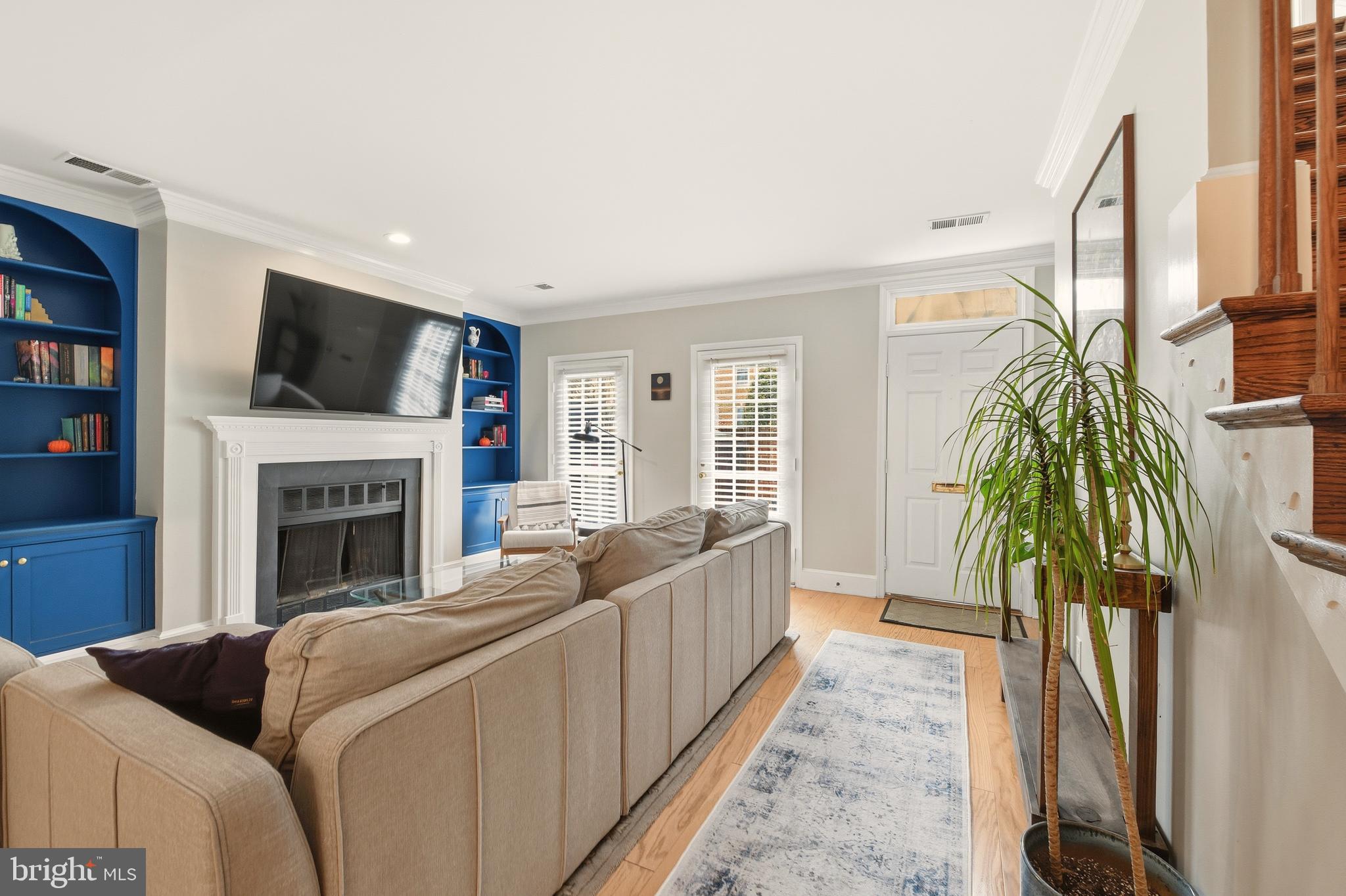 1035 N STAFFORD STREET