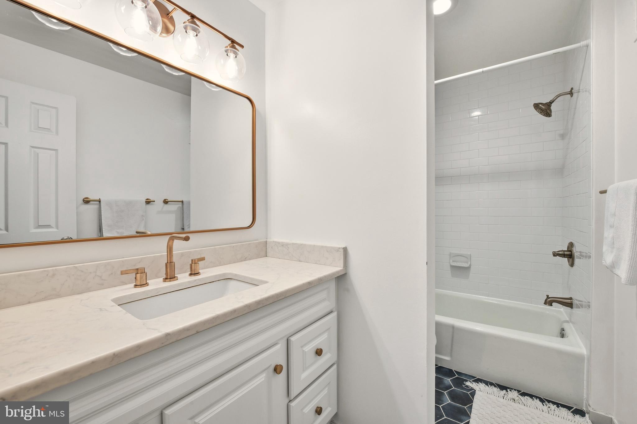 1035 N STAFFORD STREET