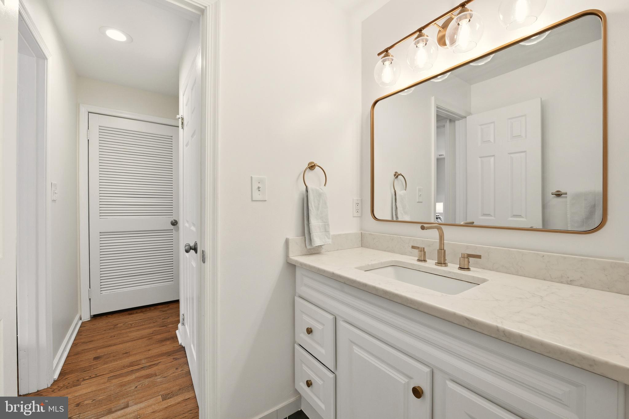 1035 N STAFFORD STREET