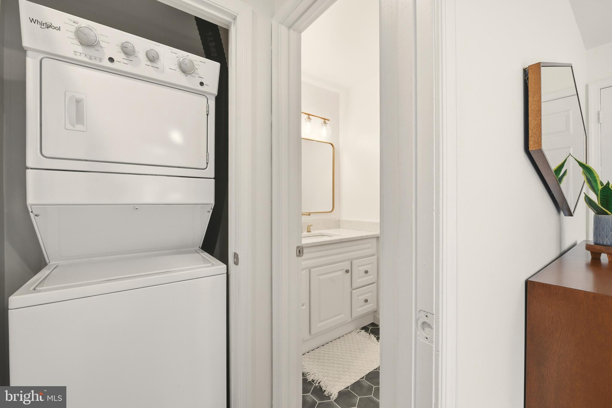 1035 N STAFFORD STREET