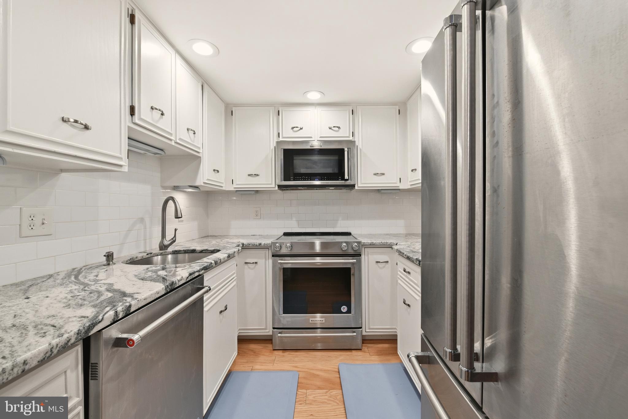 1035 N STAFFORD STREET