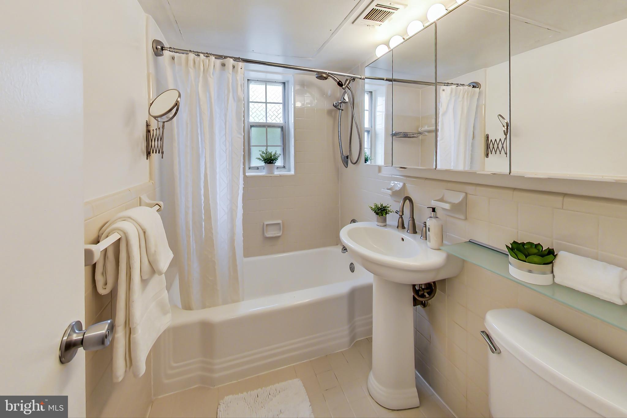 1303 N ODE STREET 215