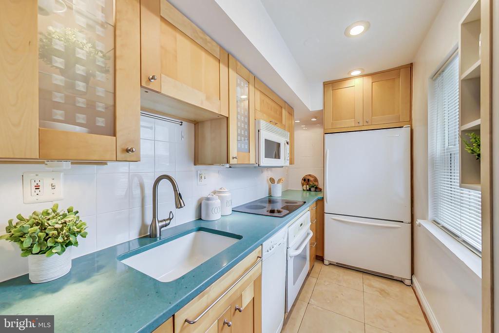 1303 N ODE STREET 215