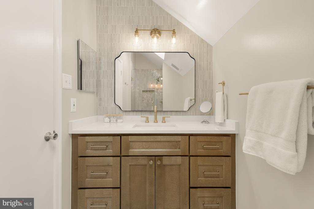 48 N BEDFORD STREET Unit: 48B