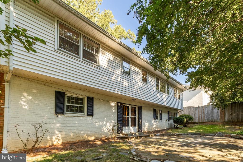 3812 N RIDGEVIEW ROAD