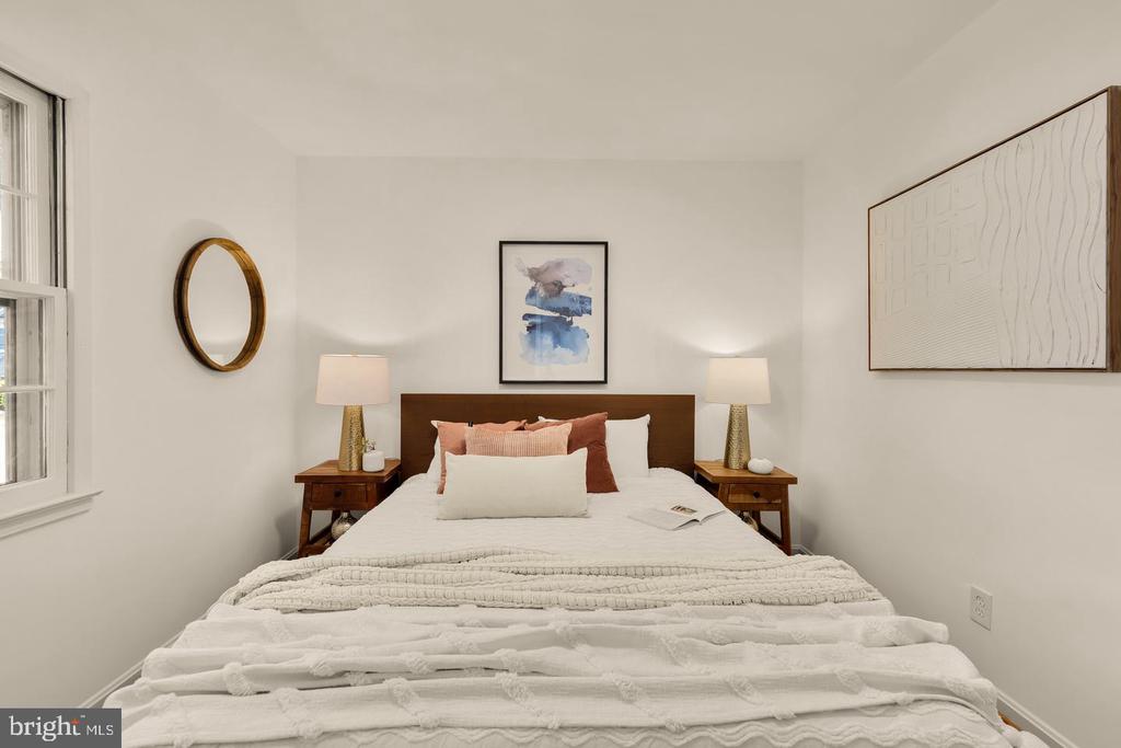 3812 N RIDGEVIEW ROAD