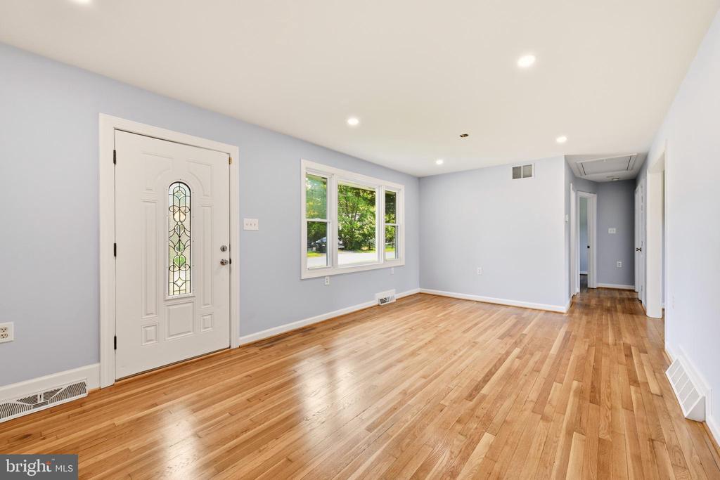 124 DINKLE DRIVE
