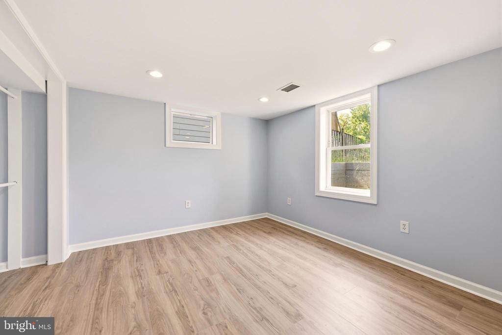 124 DINKLE DRIVE