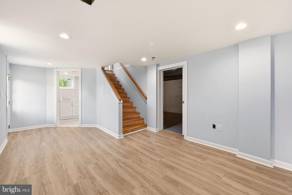 124 DINKLE DRIVE