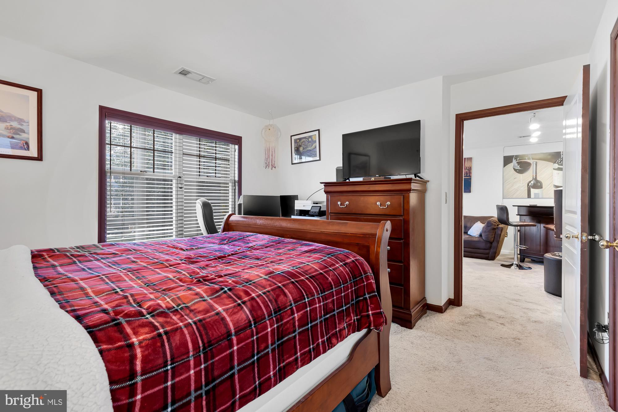 5565 Seminary ROAD Unit: 203