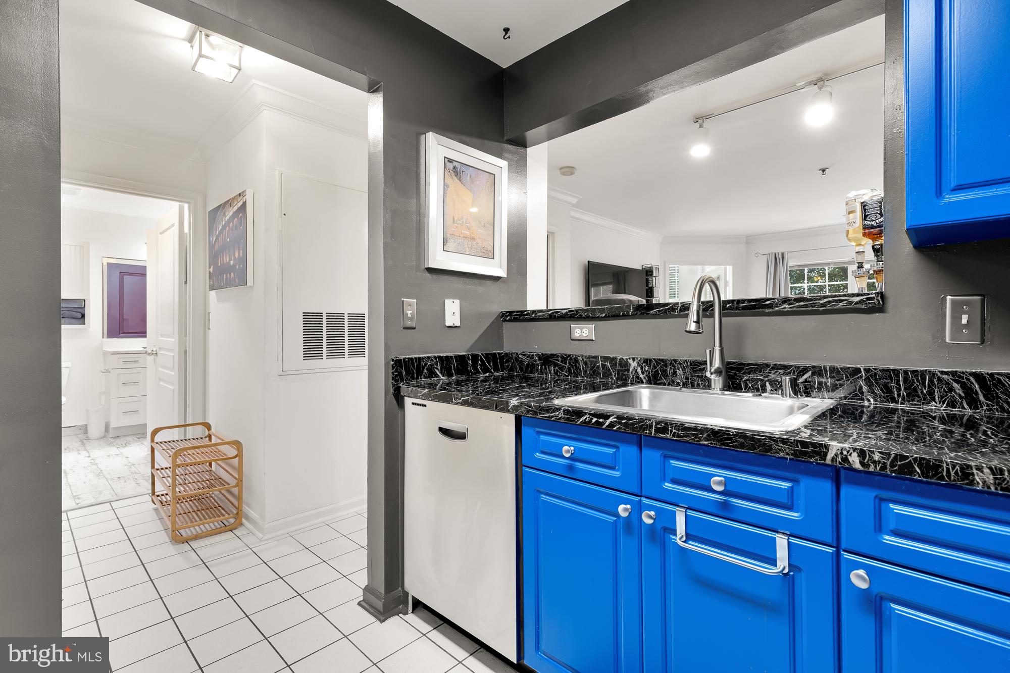 5565 Seminary ROAD Unit: 203