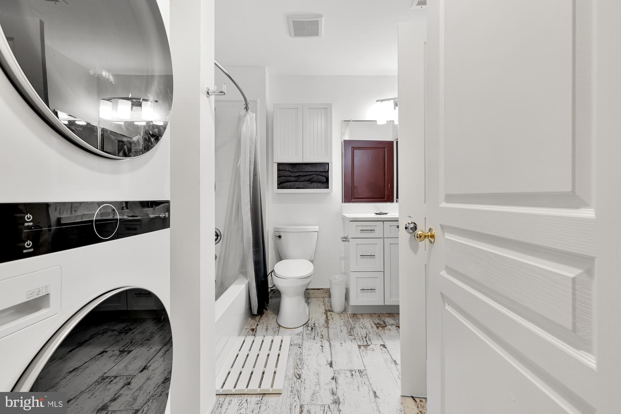 5565 Seminary ROAD Unit: 203