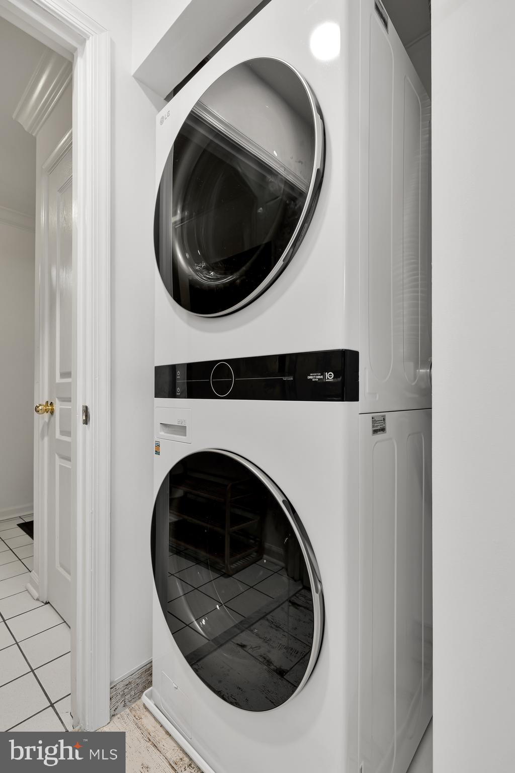 5565 Seminary ROAD Unit: 203