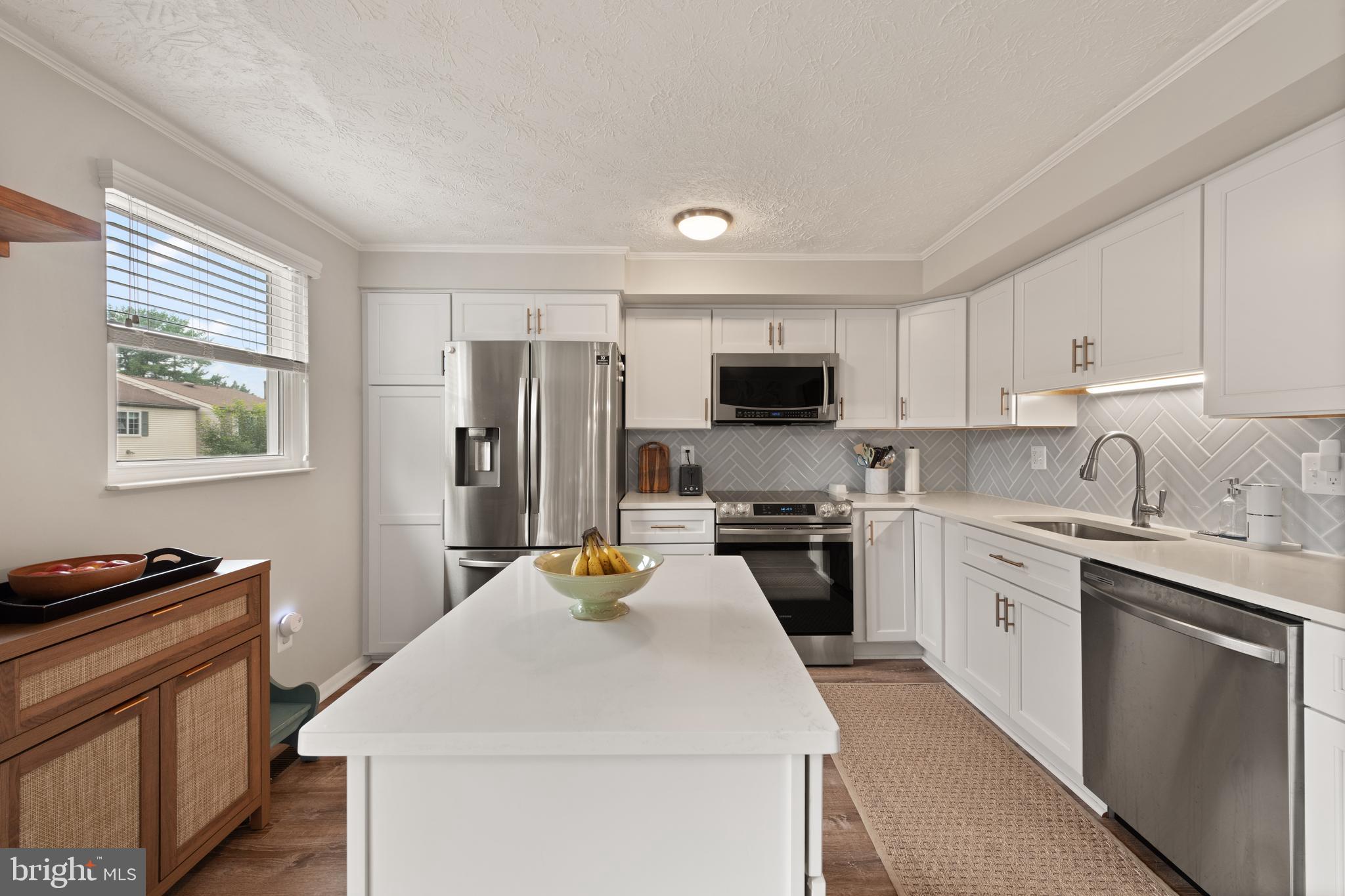 7310 GLENDOWER COURT