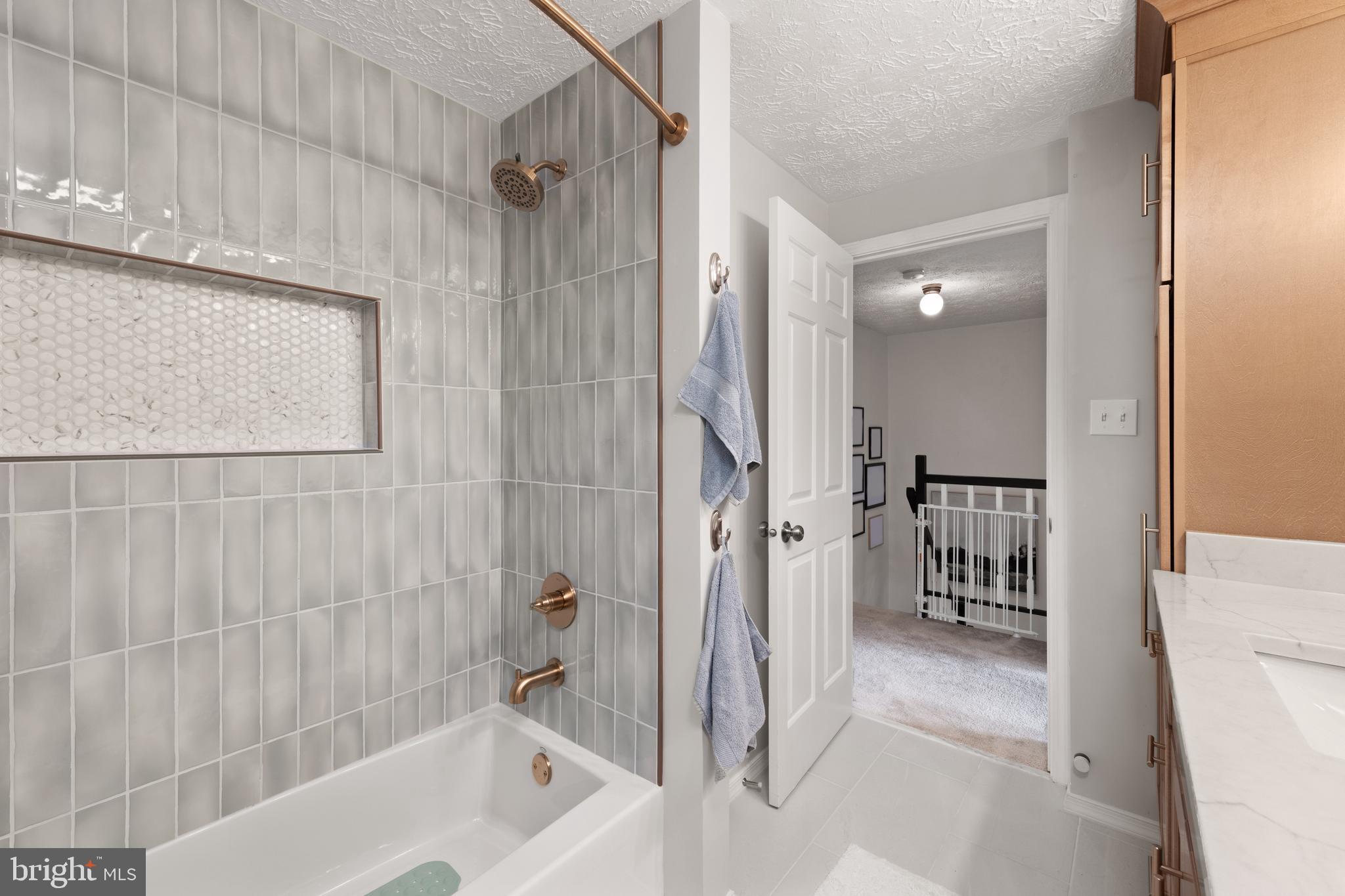 7310 GLENDOWER COURT