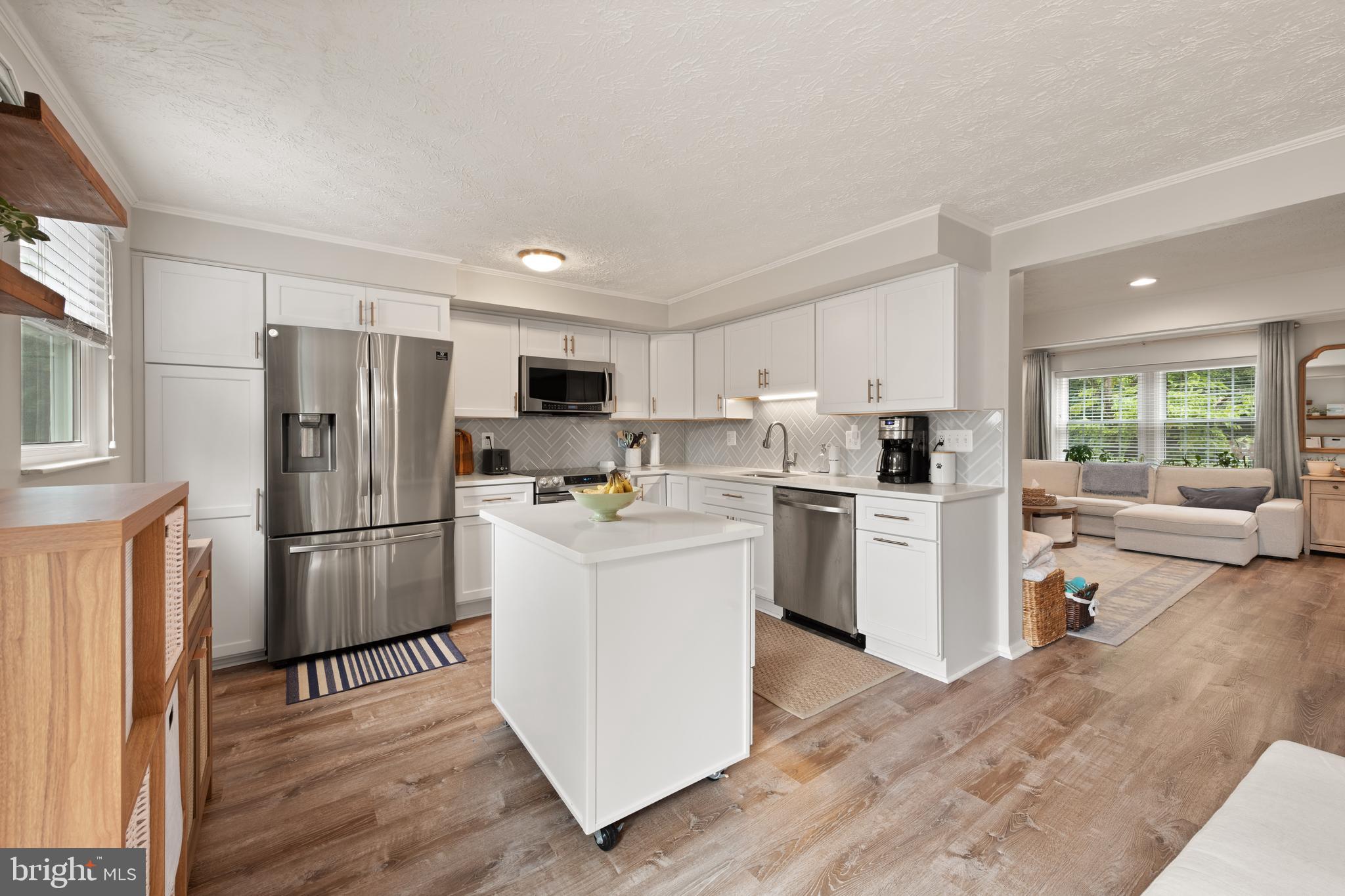 7310 GLENDOWER COURT