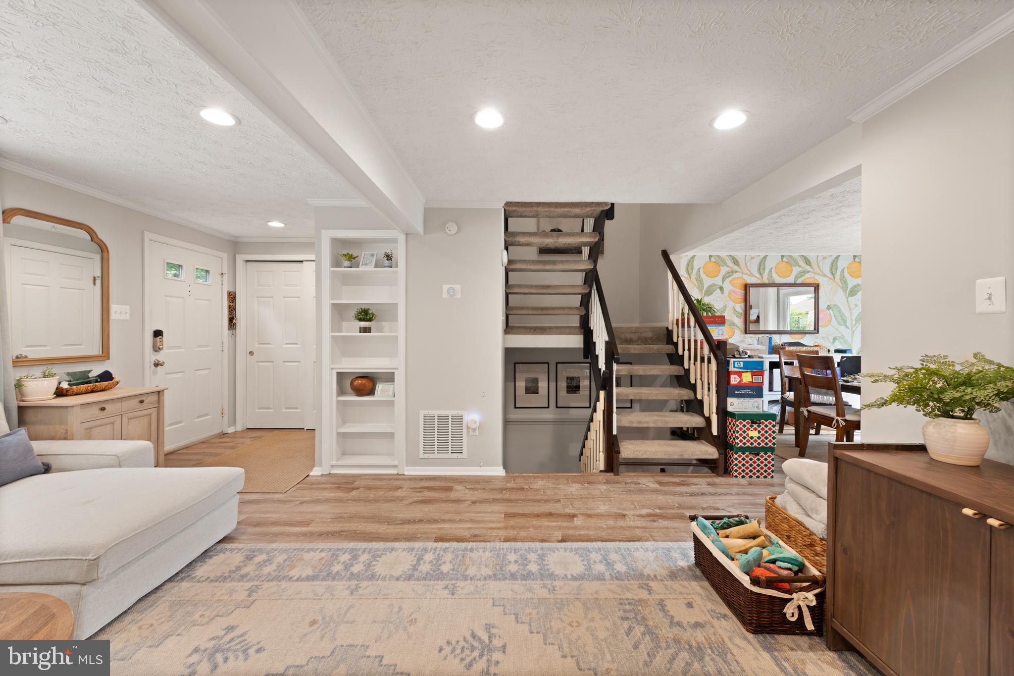 7310 GLENDOWER COURT