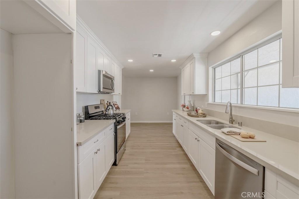 18210 Westlawn Street