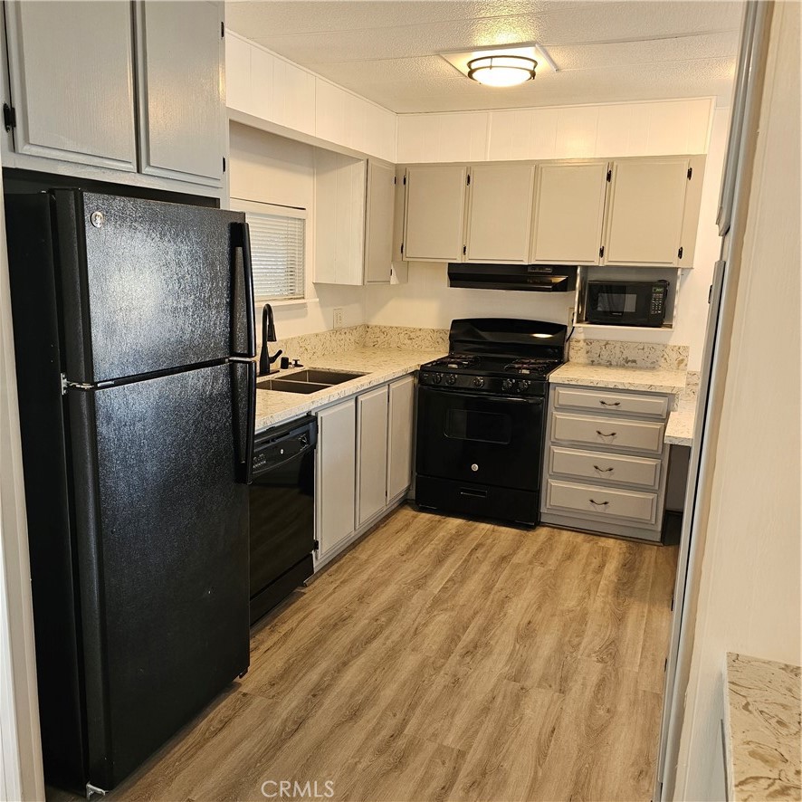 881 N Lake Street 343