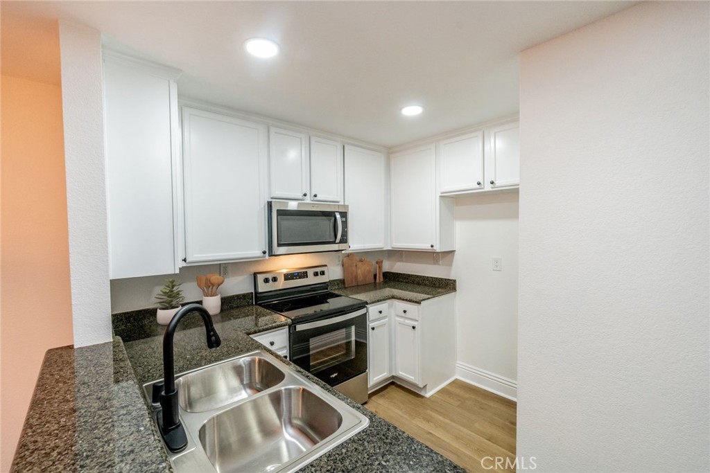 2450 San Gabriel Way 106