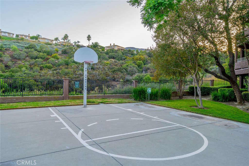 2450 San Gabriel Way 106