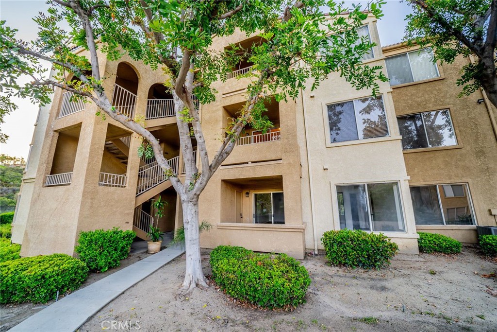 2450 San Gabriel Way 106