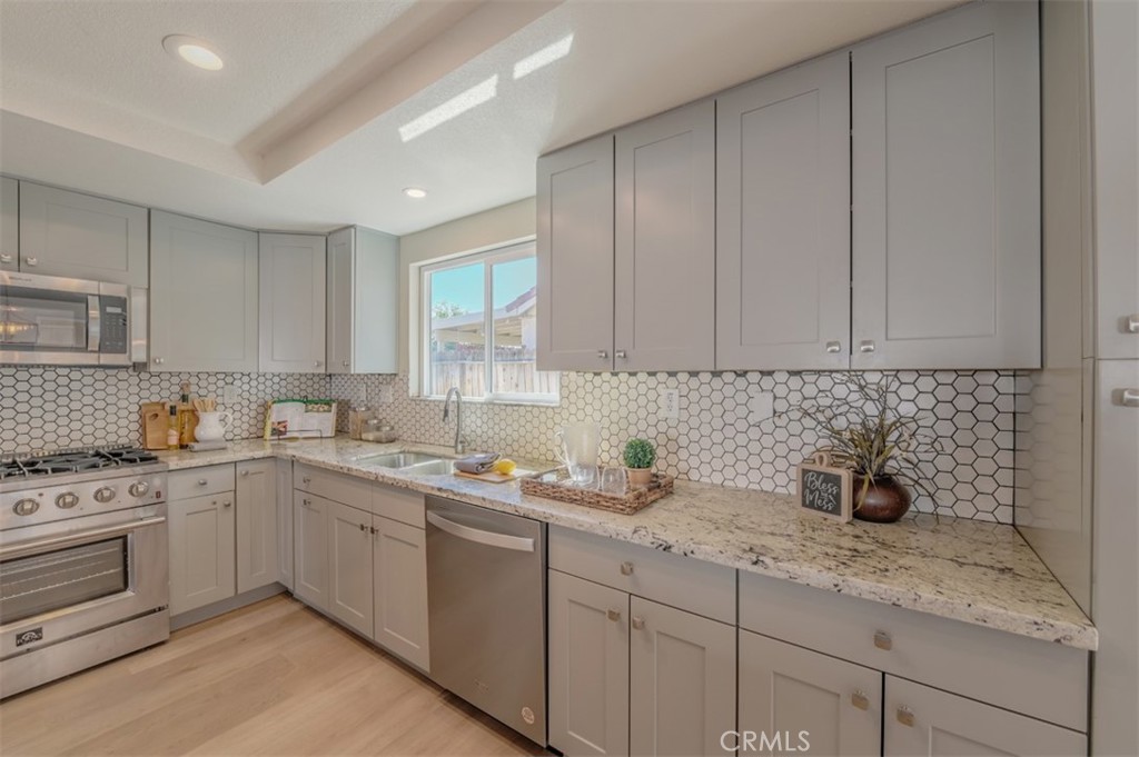 13125 Riverview Drive