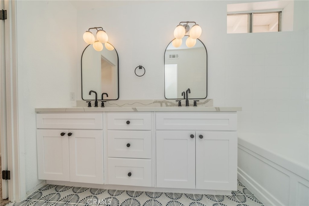 6192 Smokey Hill Lane