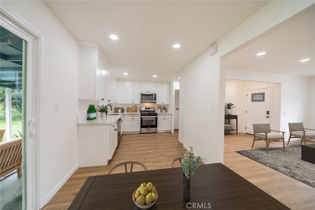 445 W Rosewood Street