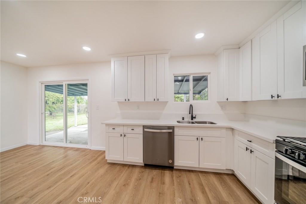 445 W Rosewood Street