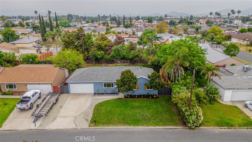 445 W Rosewood Street